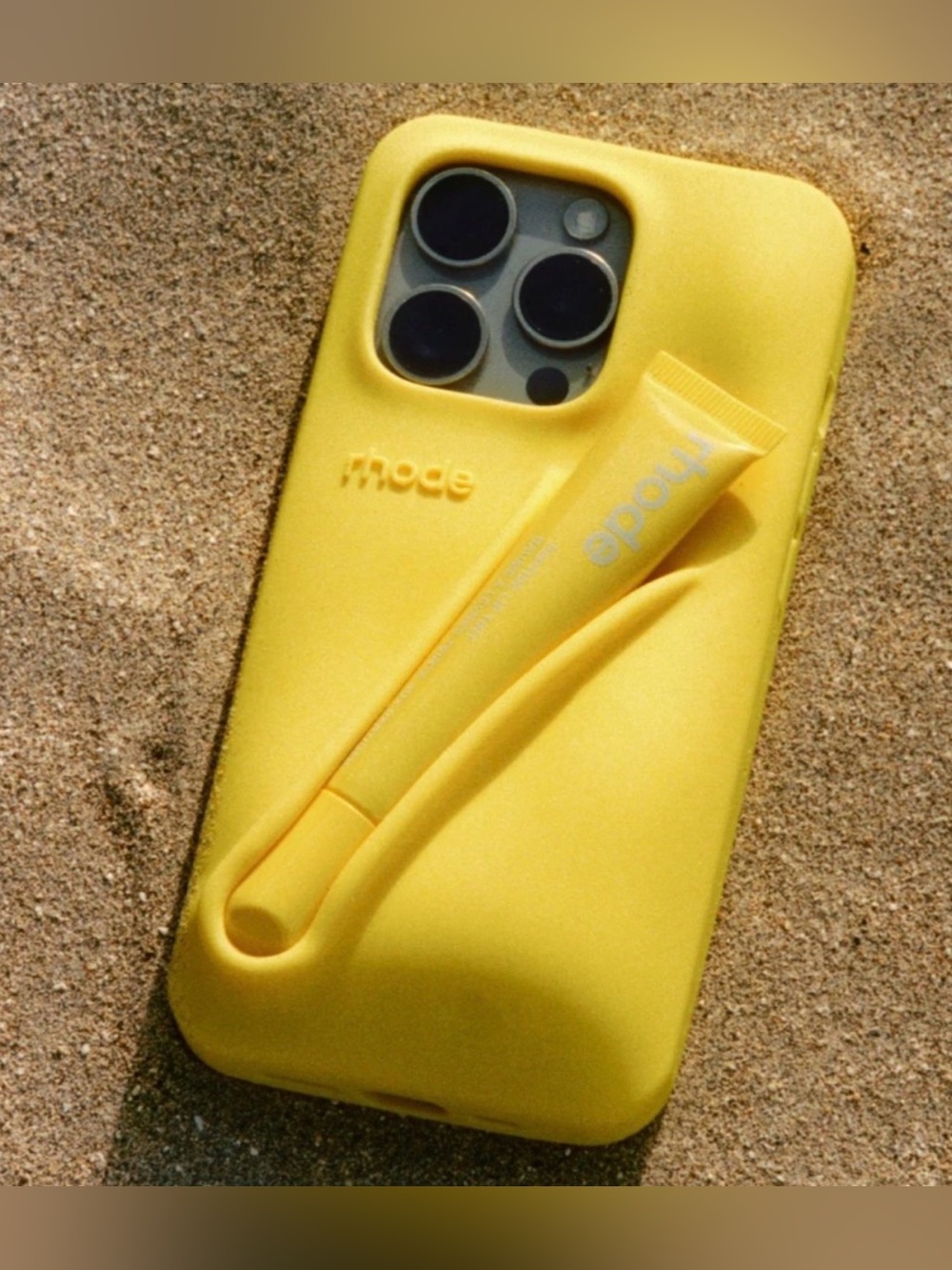 RHODE NEW Yellow Silicone Lip Phone Case 16 pro max
